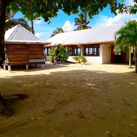 Отель Vacation Beach Fales Manase Экстерьер фото