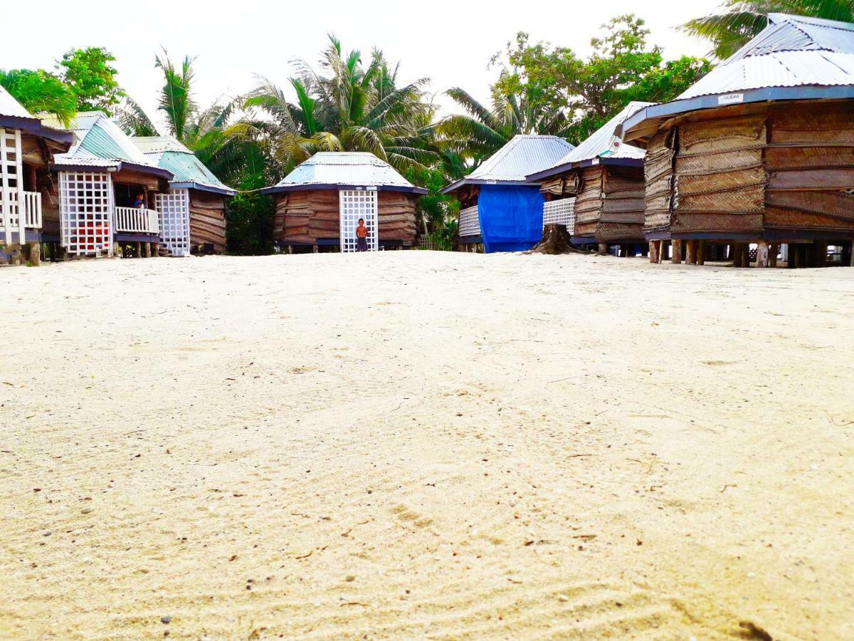 Отель Vacation Beach Fales Manase Экстерьер фото