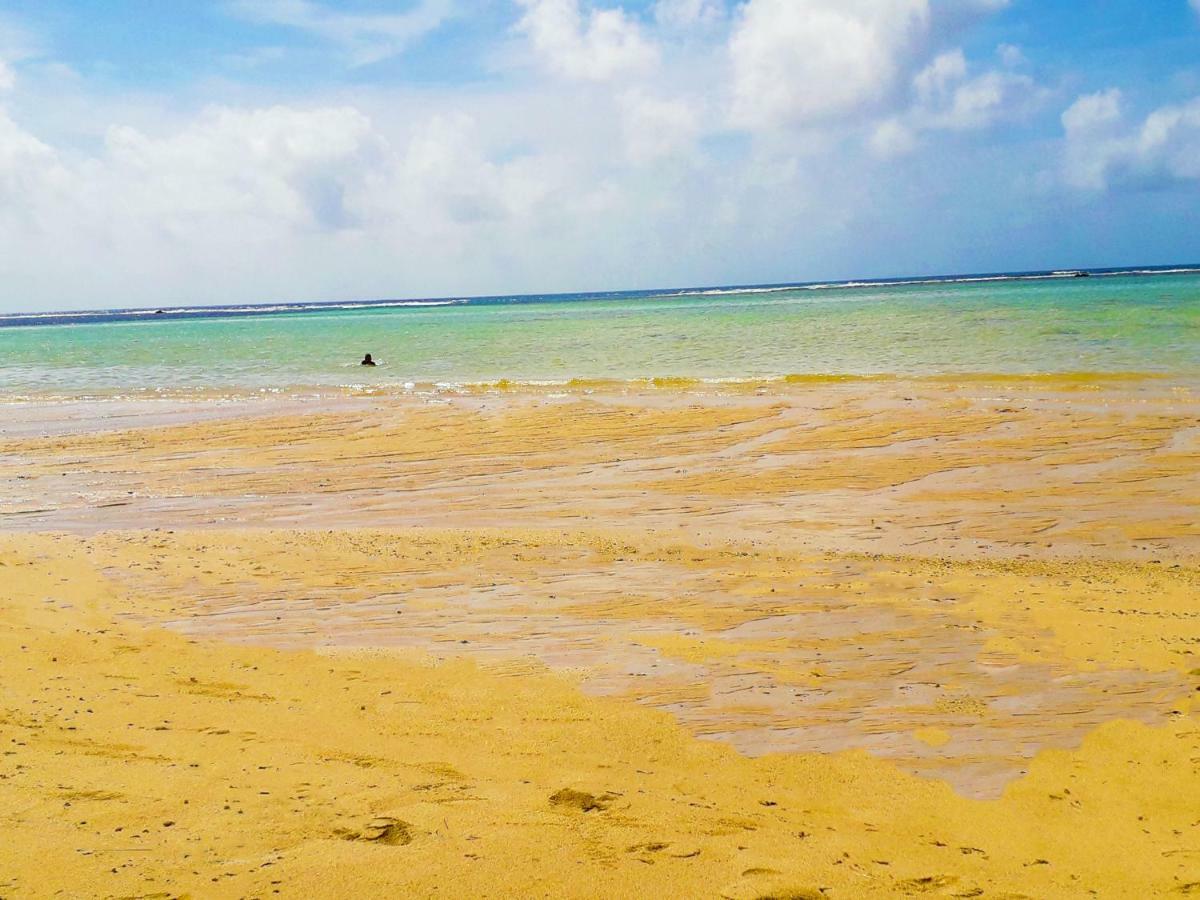 Отель Vacation Beach Fales Manase Экстерьер фото
