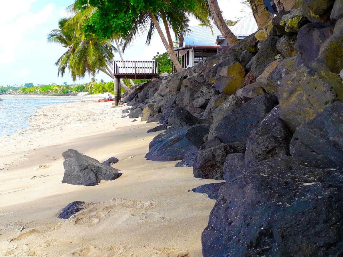 Отель Vacation Beach Fales Manase Экстерьер фото