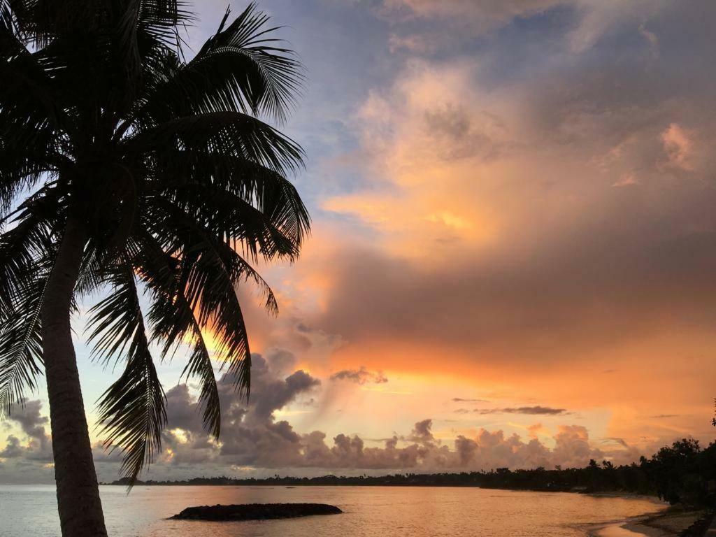 Отель Vacation Beach Fales Manase Экстерьер фото