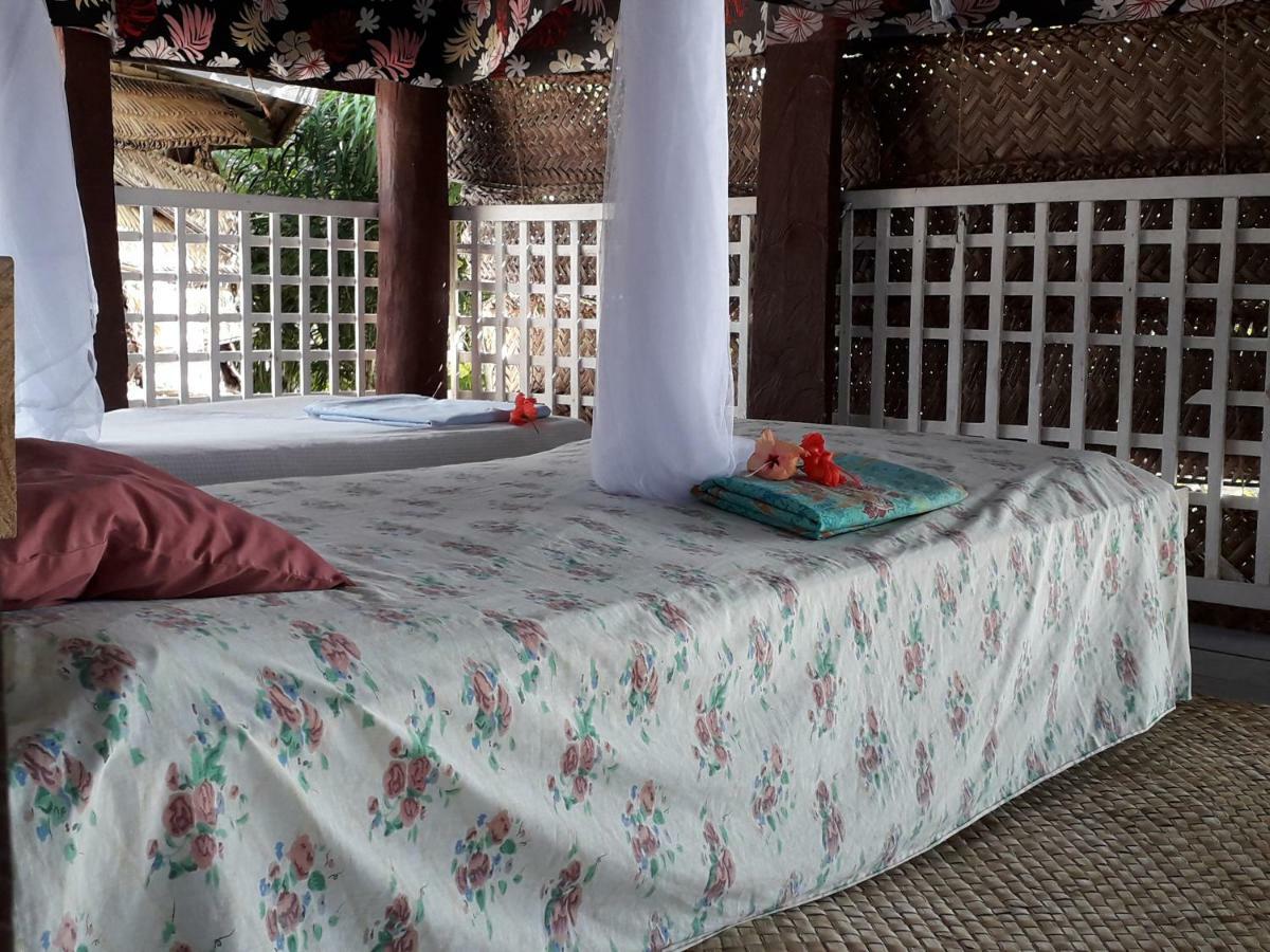 Отель Vacation Beach Fales Manase Экстерьер фото