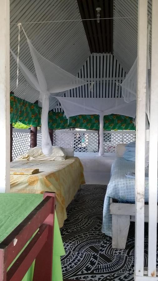 Отель Vacation Beach Fales Manase Экстерьер фото